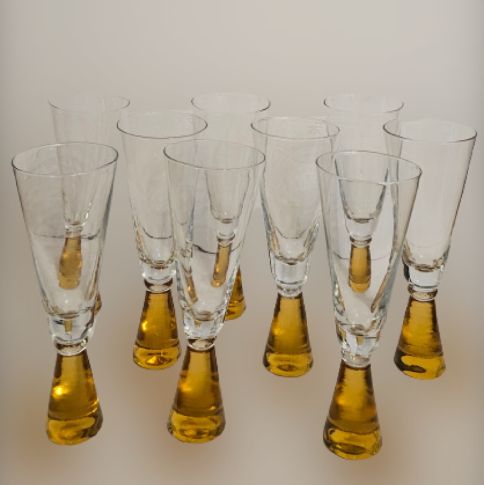 *Set of 9 Vintage Beautiful Glass Blown Philsner Glasses